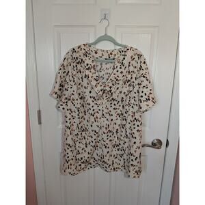 Bloomchic 22-24 short sleeve blouse